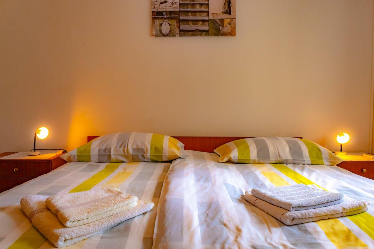 Villa Kuca Za Odmor Kornić Extérieur photo