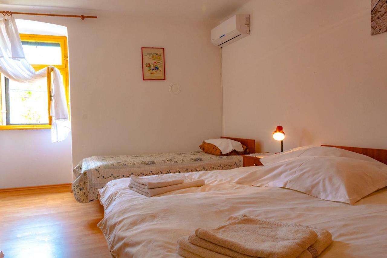 Villa Kuca Za Odmor Kornić Extérieur photo
